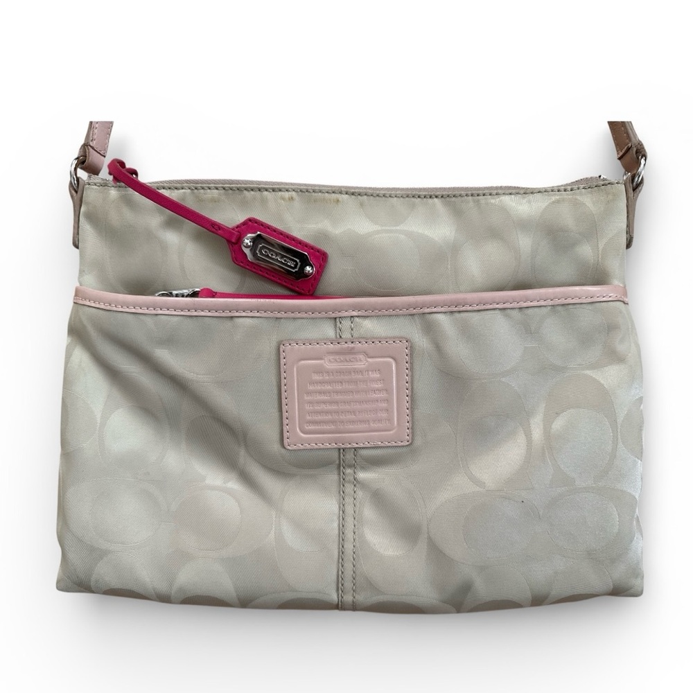 Coach Legacy Weekend Signature Nylon Hippie bag - Picture 3 of 14